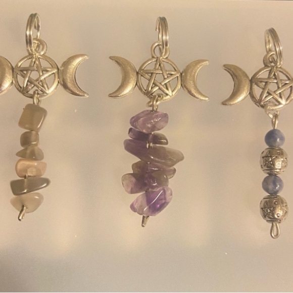 Hand Crafted Jewelry - 🌕 Triple moon w stone crystal chips w necklace cord or zip pull + gift of Stones